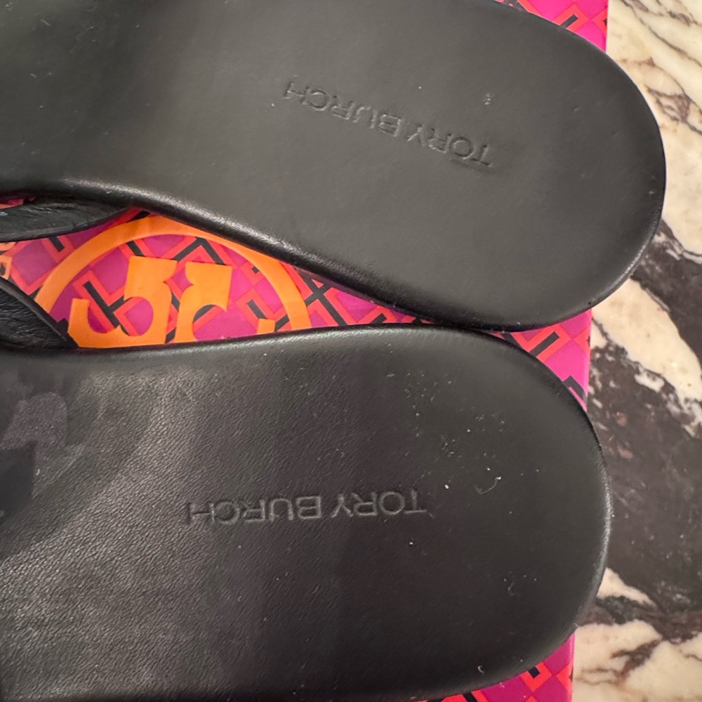 Tory Burch Miller flat thong sandals - Picture 7 of 7